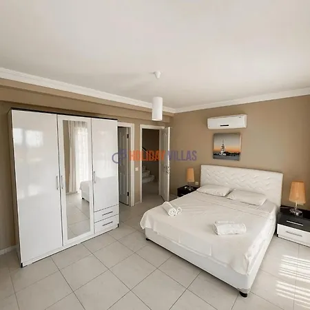 Villa Rena 1 *